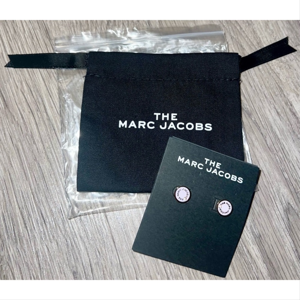 BRAND NEW | Marc Jacobs Logo Stud Earrings (Orchid + Gold) - Picture 2 of 4